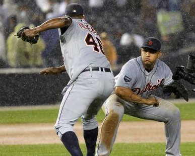 singin  in the rain  detroit tigers first baseman miguel cabrera  r
